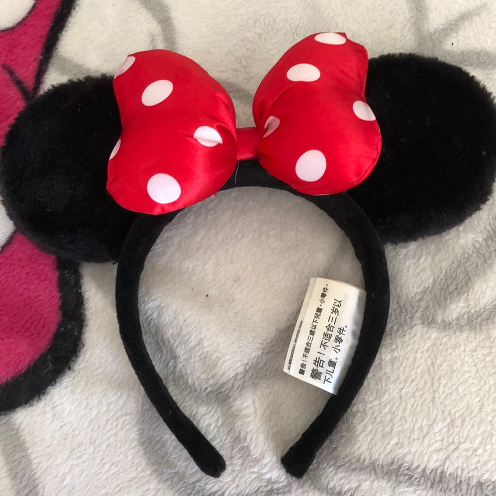 Minnie Mouse ears
